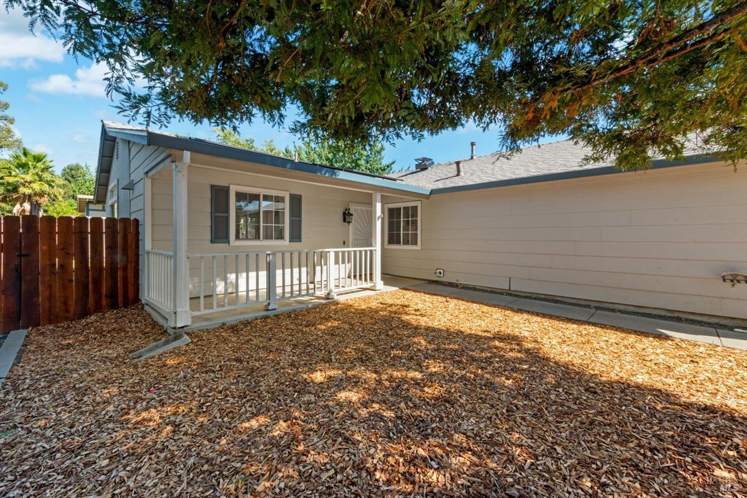 Detail Gallery Image 10 of 75 For 872 Flint Way, Vacaville,  CA 95687 - 3 Beds | 2 Baths