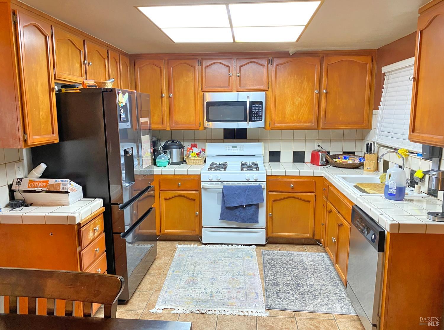 Detail Gallery Image 9 of 38 For 919 Brandon Way, Fairfield,  CA 94533 - 3 Beds | 2/1 Baths