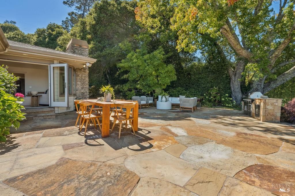 Detail Gallery Image 36 of 48 For 90 Taylor Rd, Tiburon,  CA 94920 - 5 Beds | 5/1 Baths