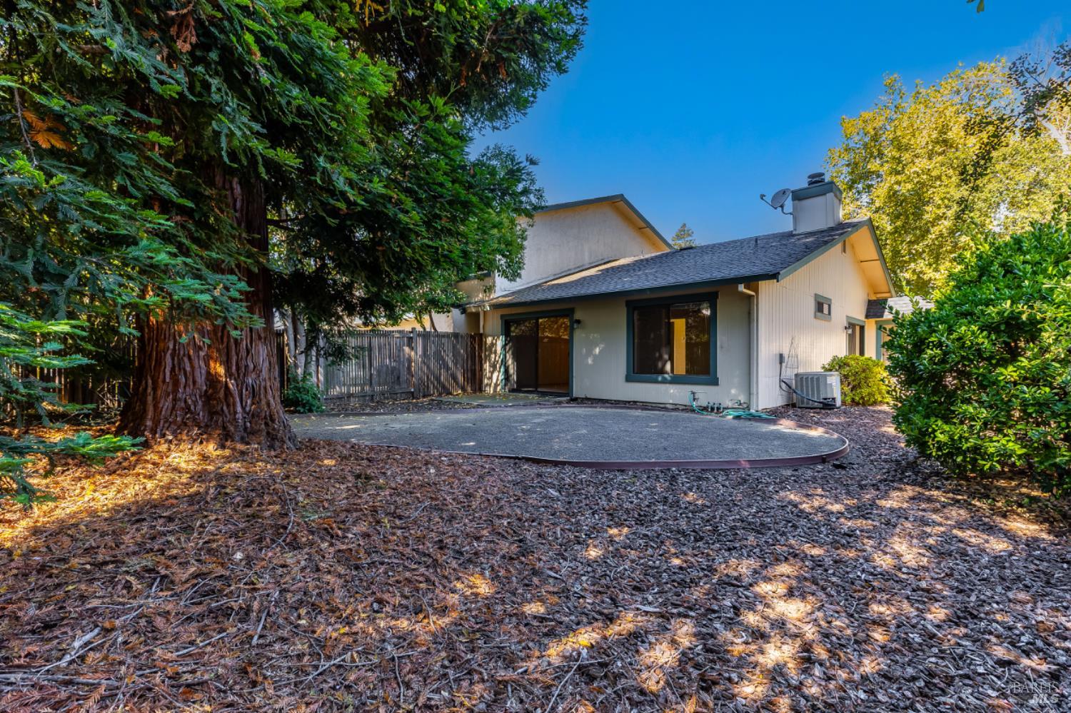 Detail Gallery Image 39 of 40 For 1517 London Cir, Benicia,  CA 94510 - 2 Beds | 2 Baths