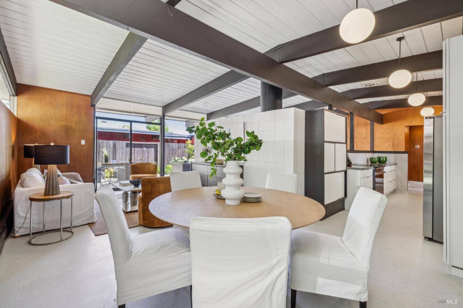 Detail Gallery Image 21 of 44 For 659 Las Colindas Rd, San Rafael,  CA 94903 - 4 Beds | 2 Baths