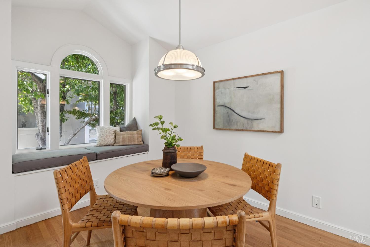Detail Gallery Image 23 of 80 For 69 Broadmoor Ave, San Anselmo,  CA 94960 - 5 Beds | 3 Baths
