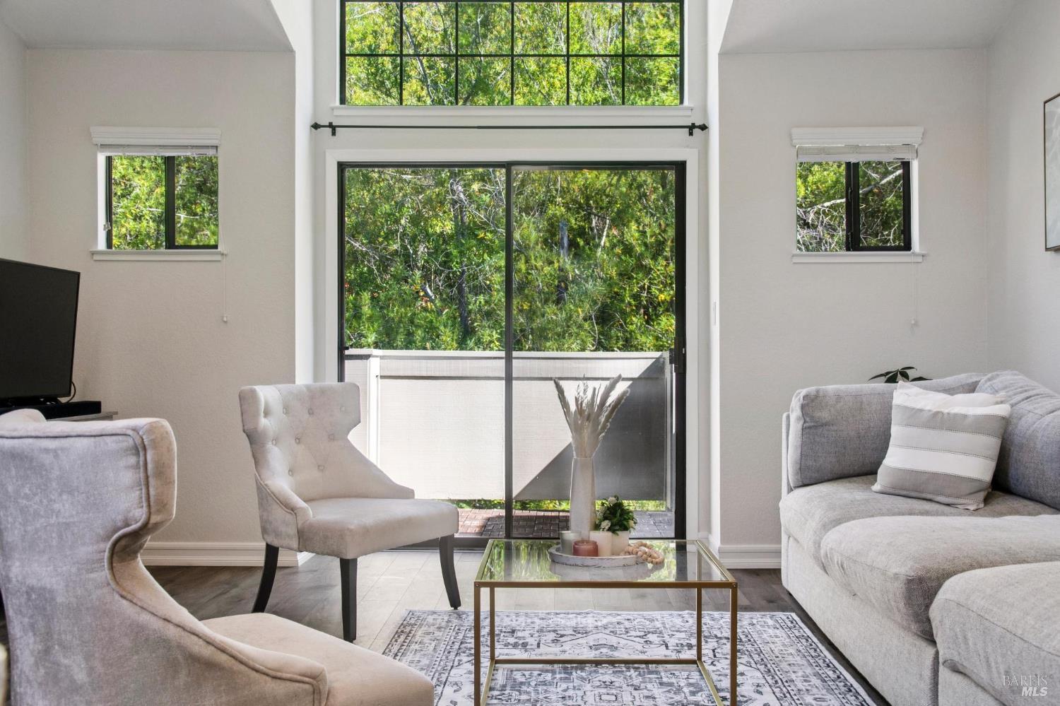 Detail Gallery Image 1 of 32 For 121 Quail Ct, Novato,  CA 94949 - 2 Beds | 2 Baths