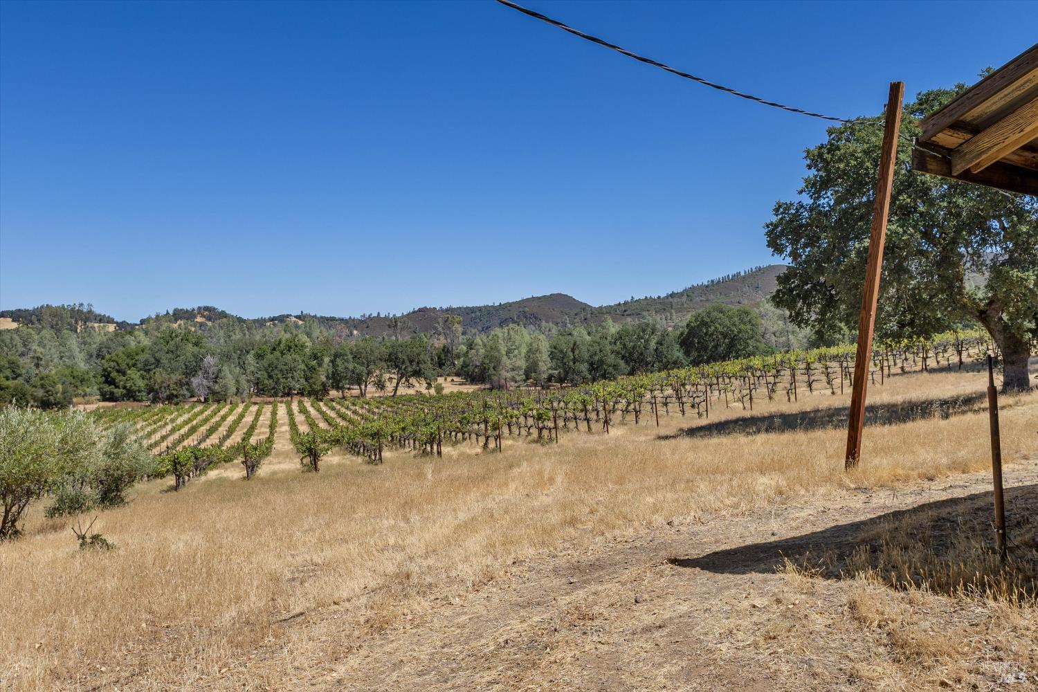 Detail Gallery Image 17 of 41 For 9820 Kelsey Creek Dr, Kelseyville,  CA 95451 - 4 Beds | 3 Baths