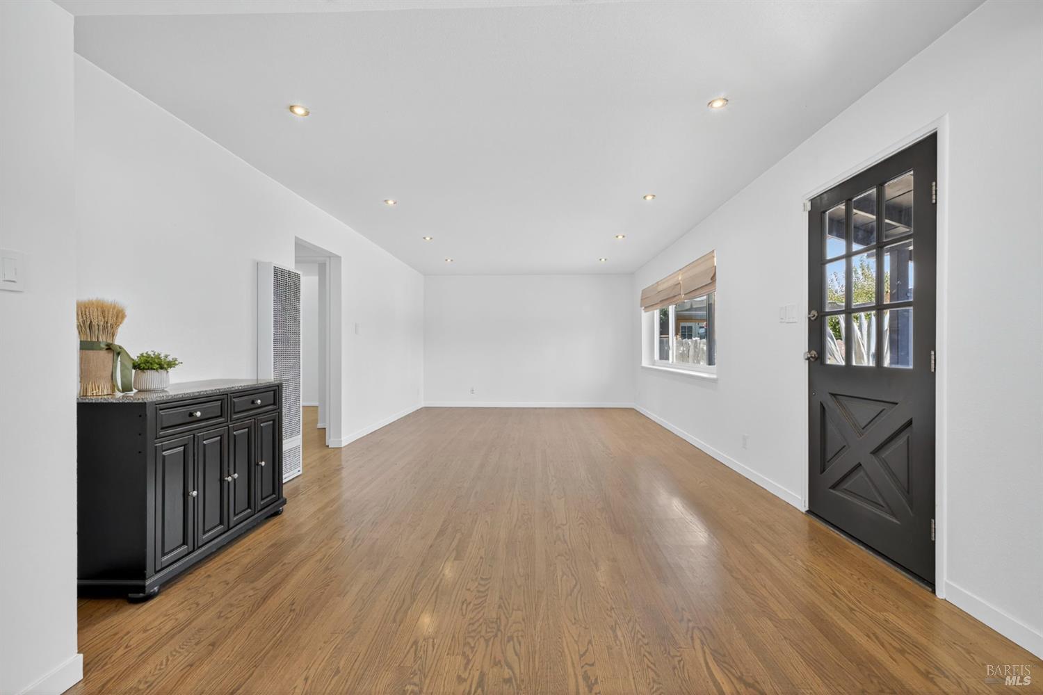 Detail Gallery Image 9 of 34 For 3541 Palomar Way, Napa,  CA 94558 - 3 Beds | 2 Baths
