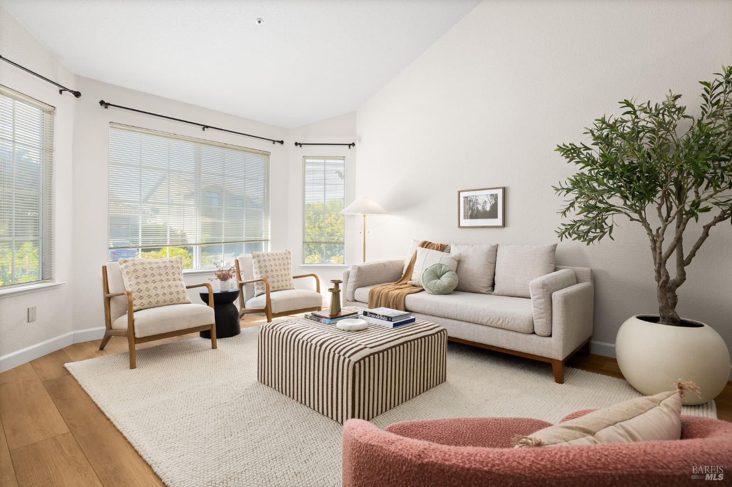 Detail Gallery Image 2 of 33 For 2579 Harvest Ln, Napa,  CA 94558 - 4 Beds | 3 Baths