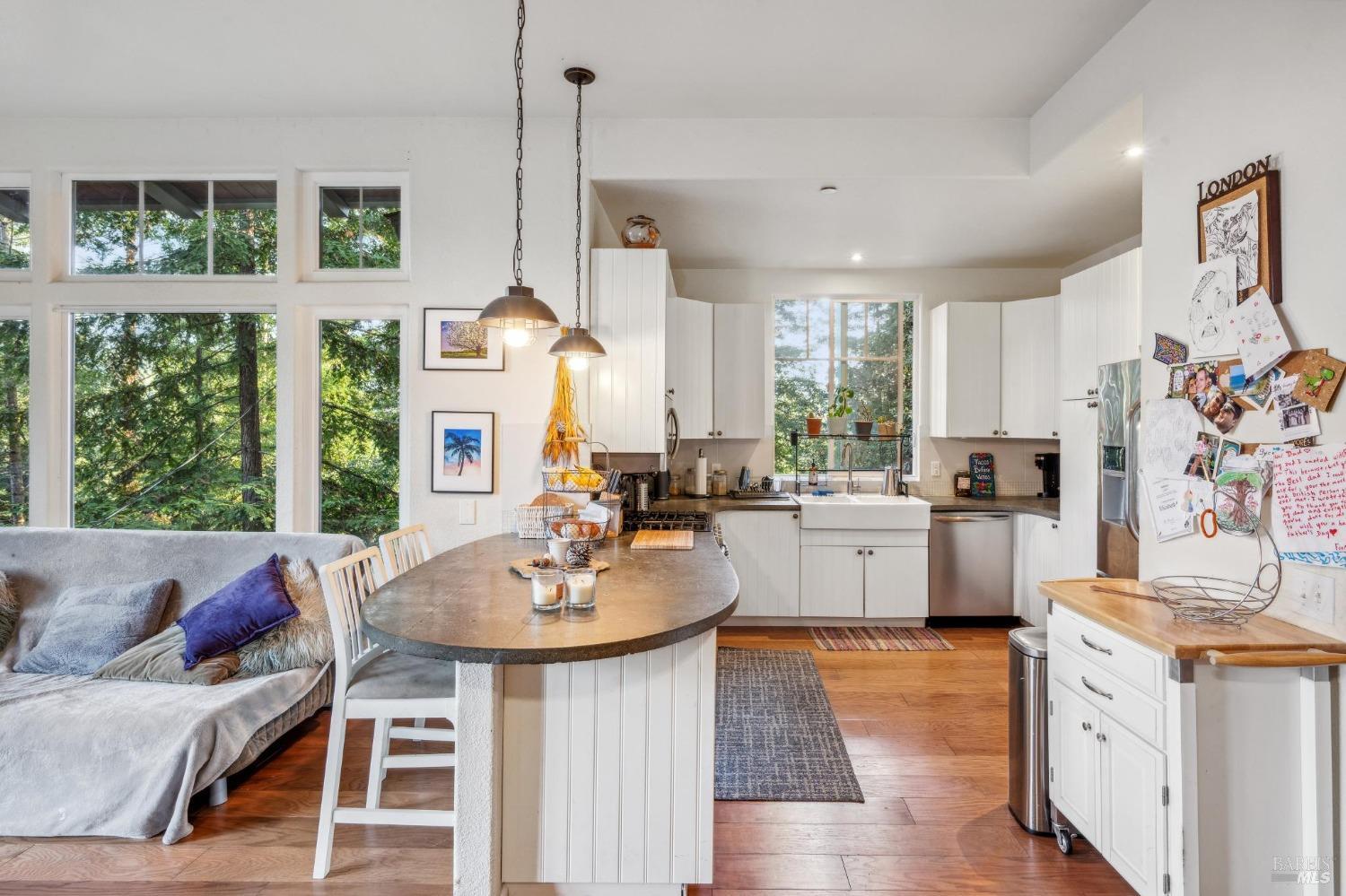 Detail Gallery Image 9 of 36 For 17506 Summit Ave, Guerneville,  CA 95446 - 6 Beds | 4 Baths