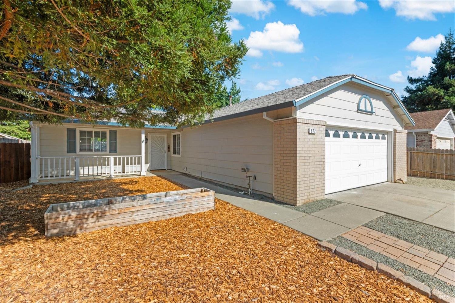 Detail Gallery Image 8 of 75 For 872 Flint Way, Vacaville,  CA 95687 - 3 Beds | 2 Baths