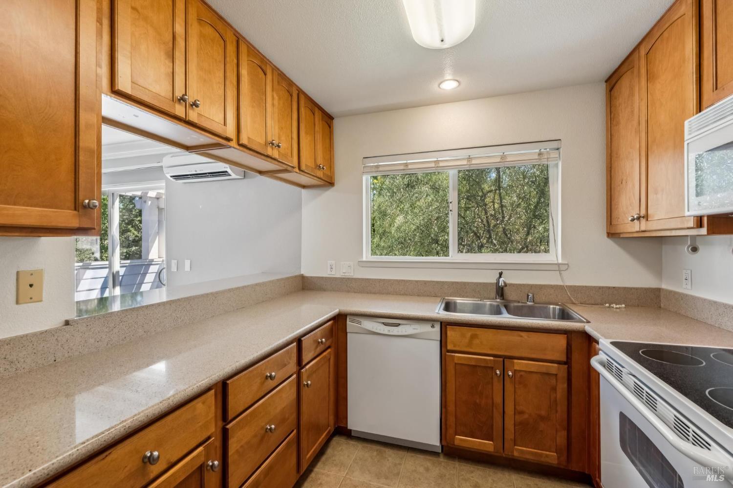 Detail Gallery Image 11 of 27 For 225 Burt St #34,  Santa Rosa,  CA 95407 - 2 Beds | 2 Baths