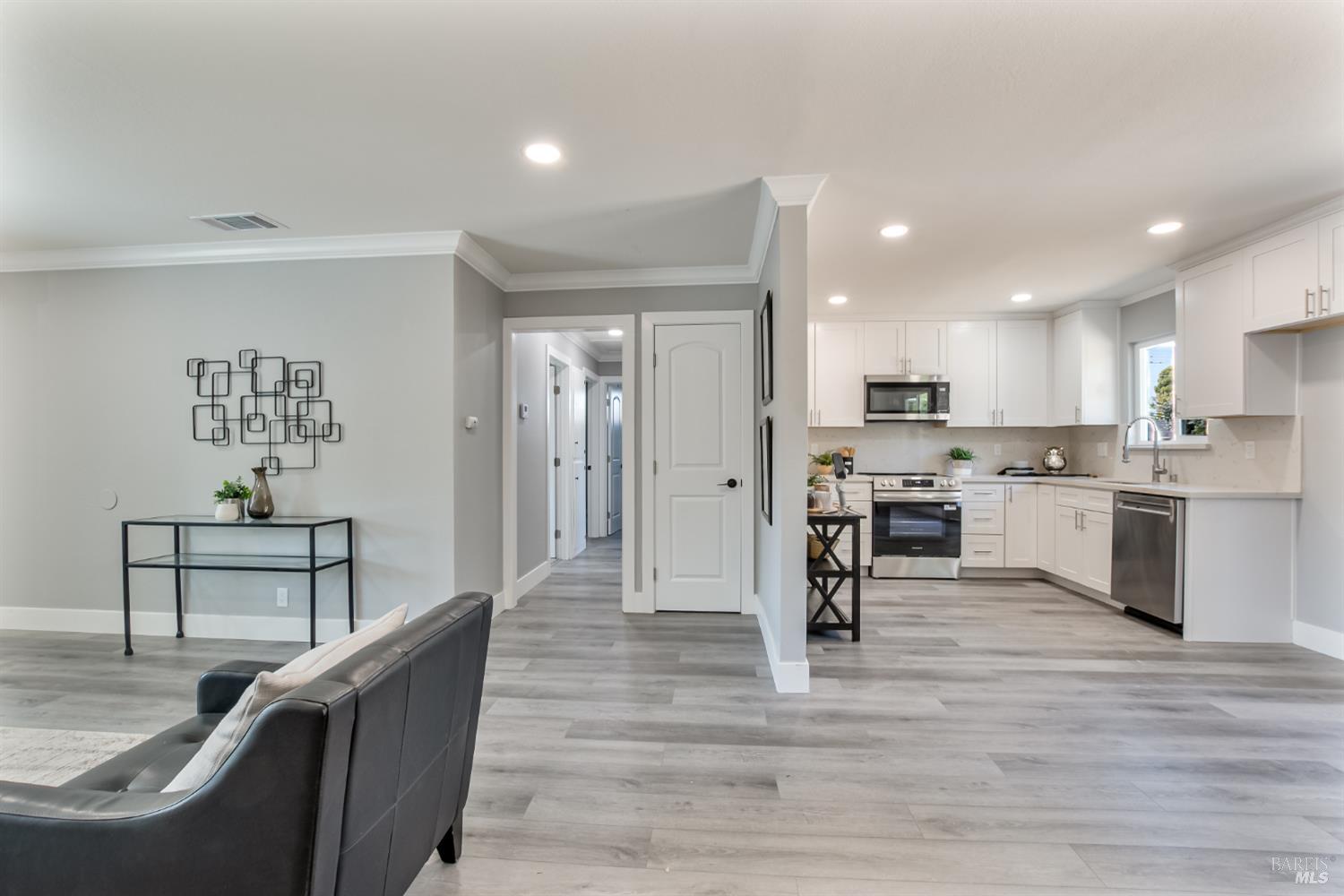 Detail Gallery Image 12 of 21 For 5503 Pennsylvania Blvd, Concord,  CA 94521 - 3 Beds | 1 Baths