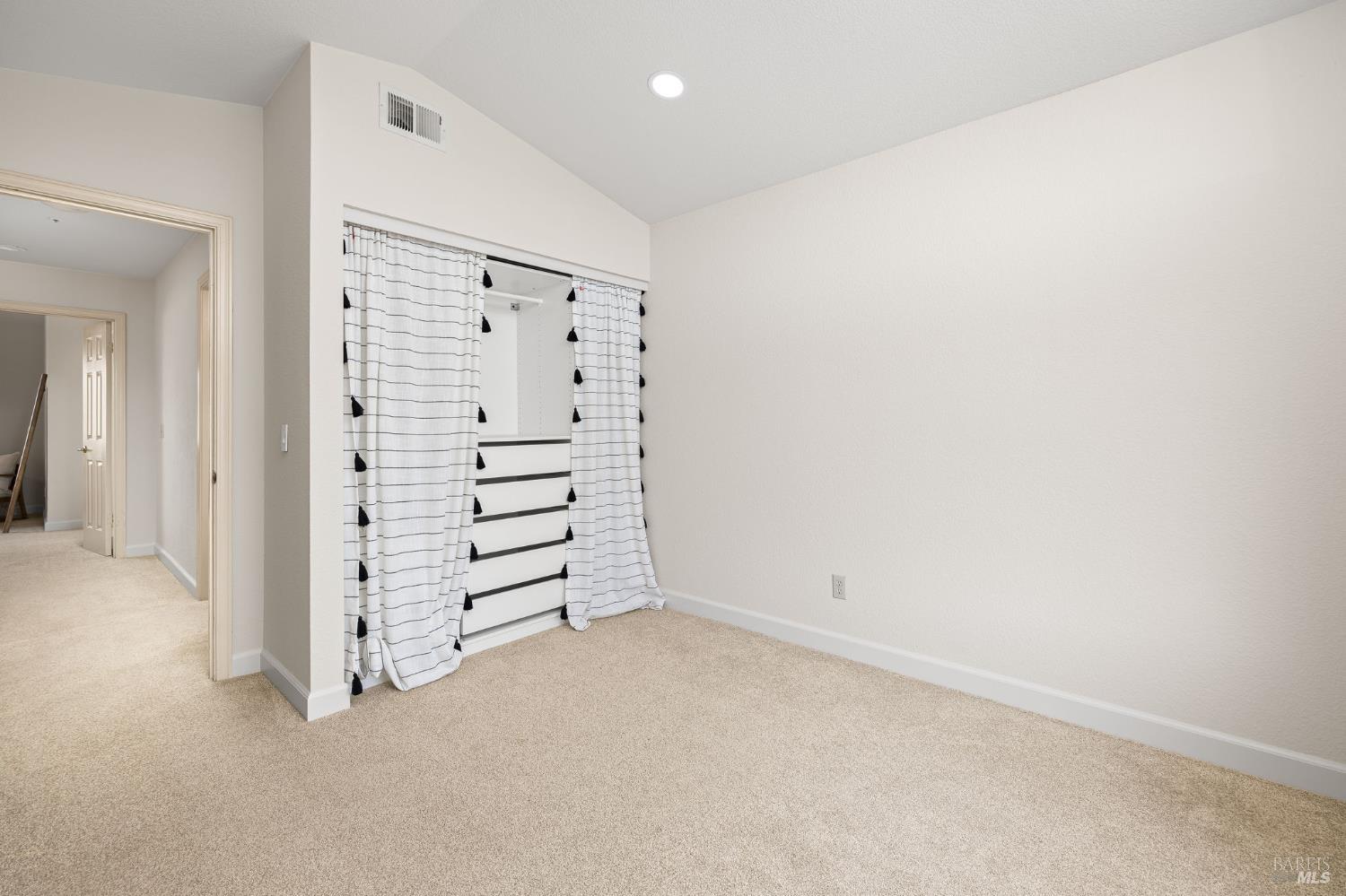 Detail Gallery Image 22 of 33 For 2579 Harvest Ln, Napa,  CA 94558 - 4 Beds | 3 Baths