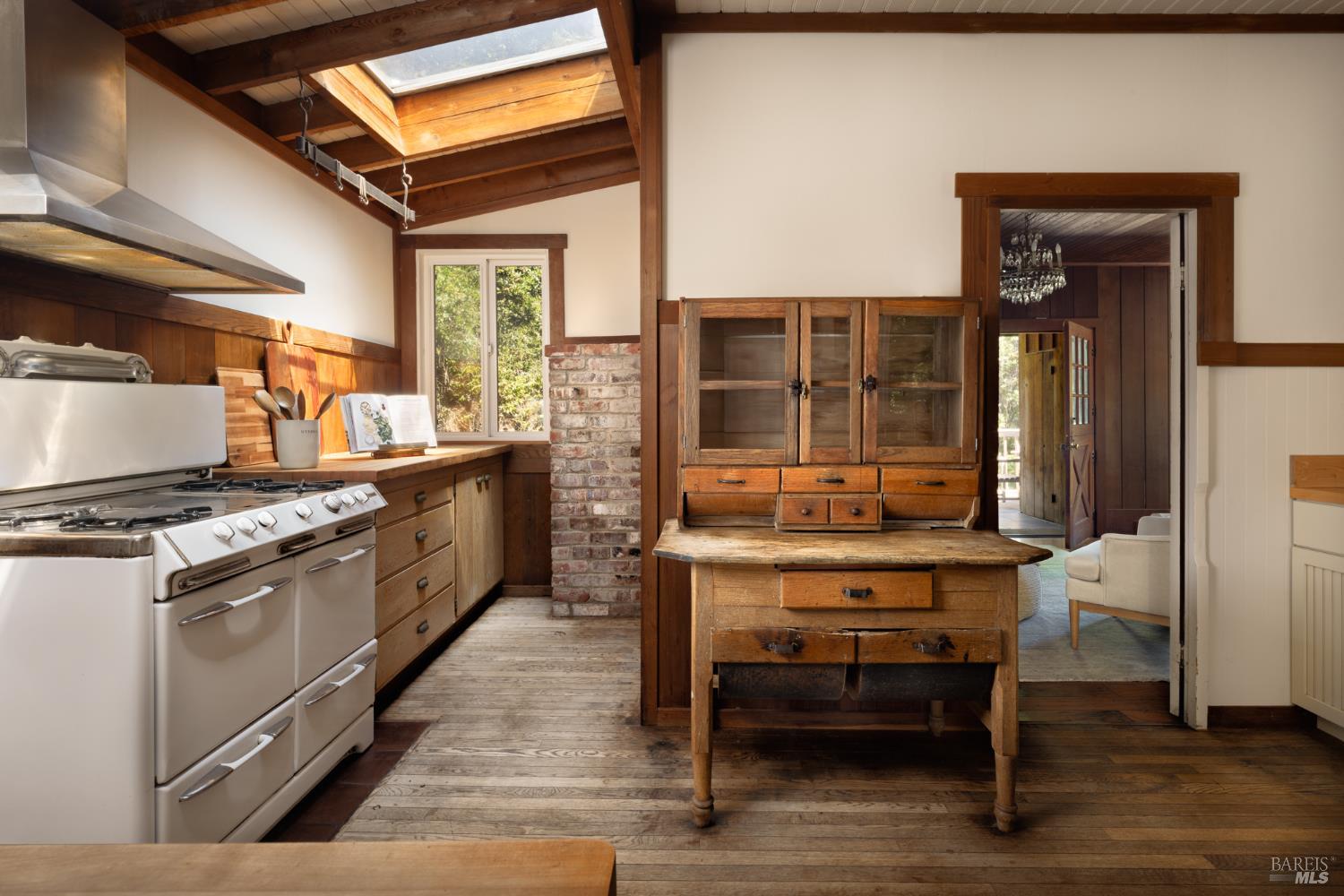 Detail Gallery Image 9 of 23 For 6 Wainwright Pl, Mill Valley,  CA 94941 - 3 Beds | 1/1 Baths