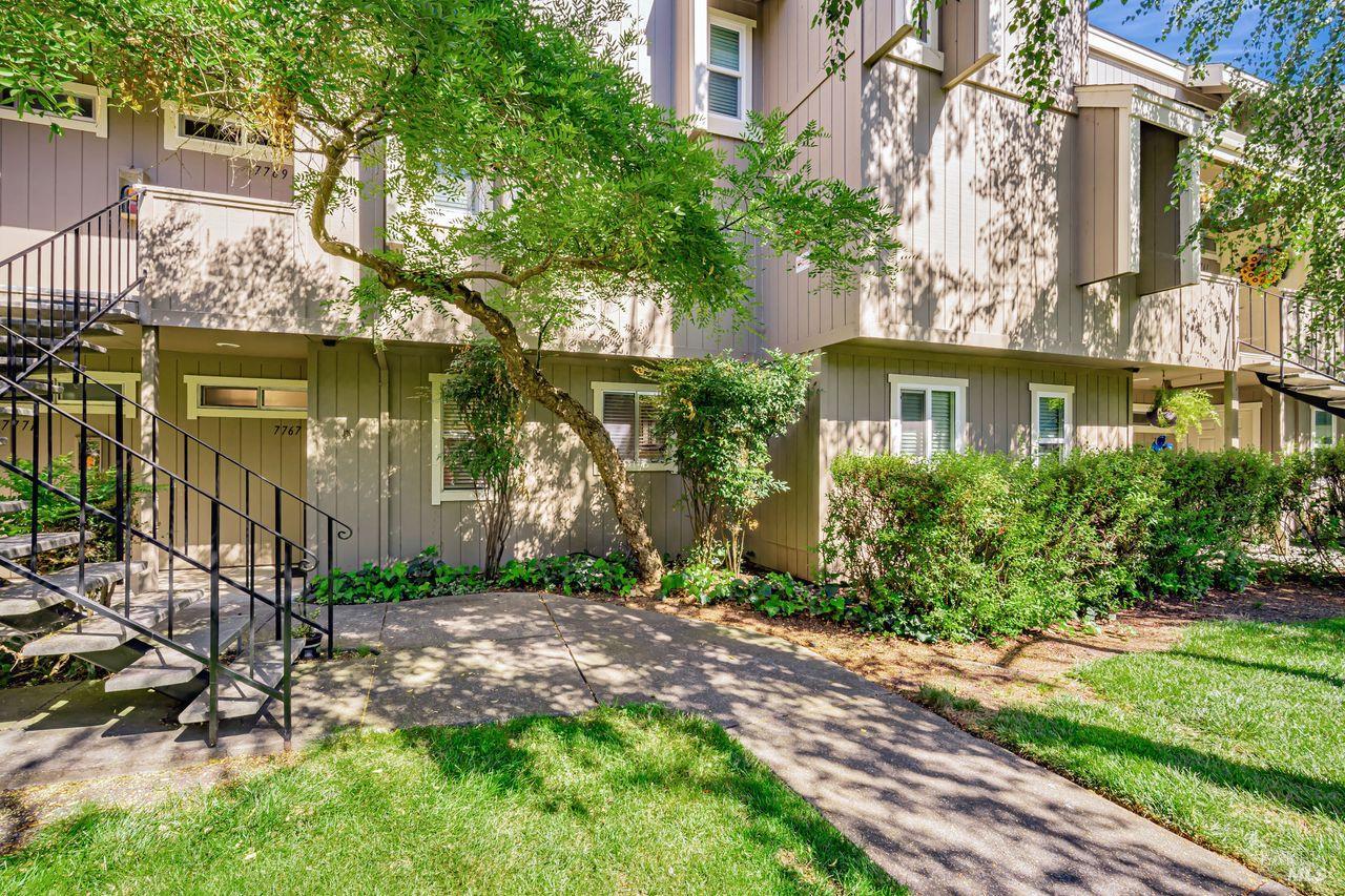 Detail Gallery Image 2 of 40 For 7767 Camino Colegio Dr, Rohnert Park,  CA 94928 - 1 Beds | 1 Baths