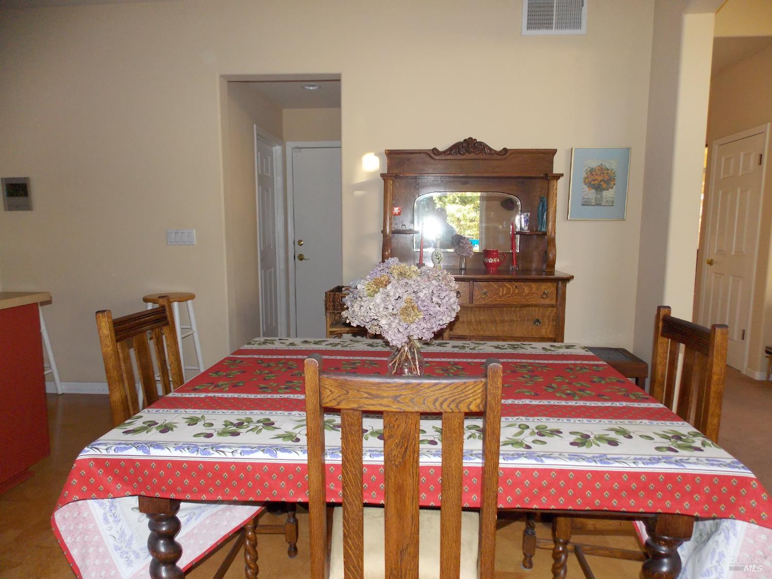 Detail Gallery Image 13 of 44 For 1349 Golf Course Dr, Windsor,  CA 95492 - 3 Beds | 2/1 Baths