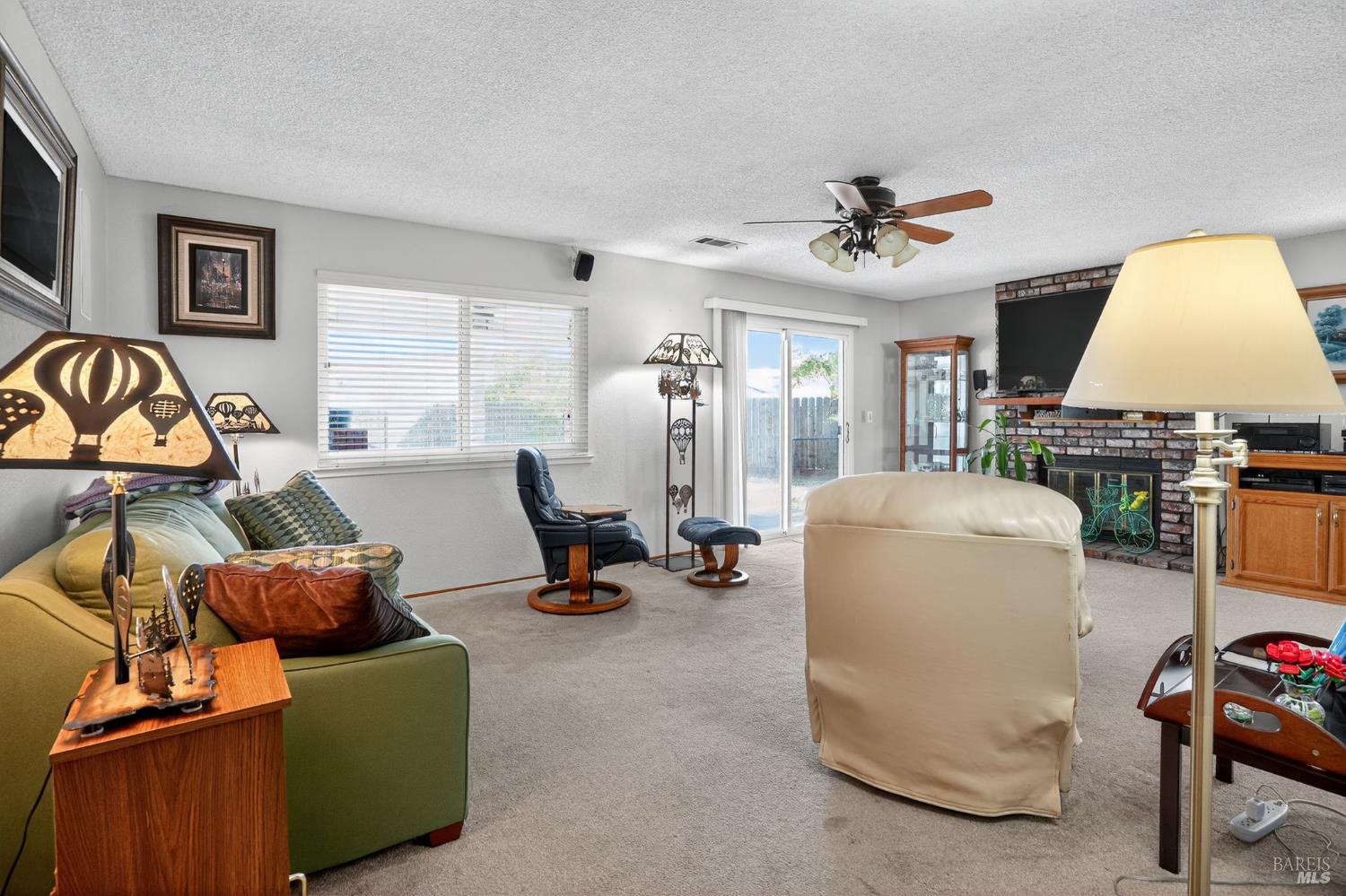 Detail Gallery Image 2 of 28 For 1870 San Pedro Ct, Fairfield,  CA 94533 - 3 Beds | 2 Baths