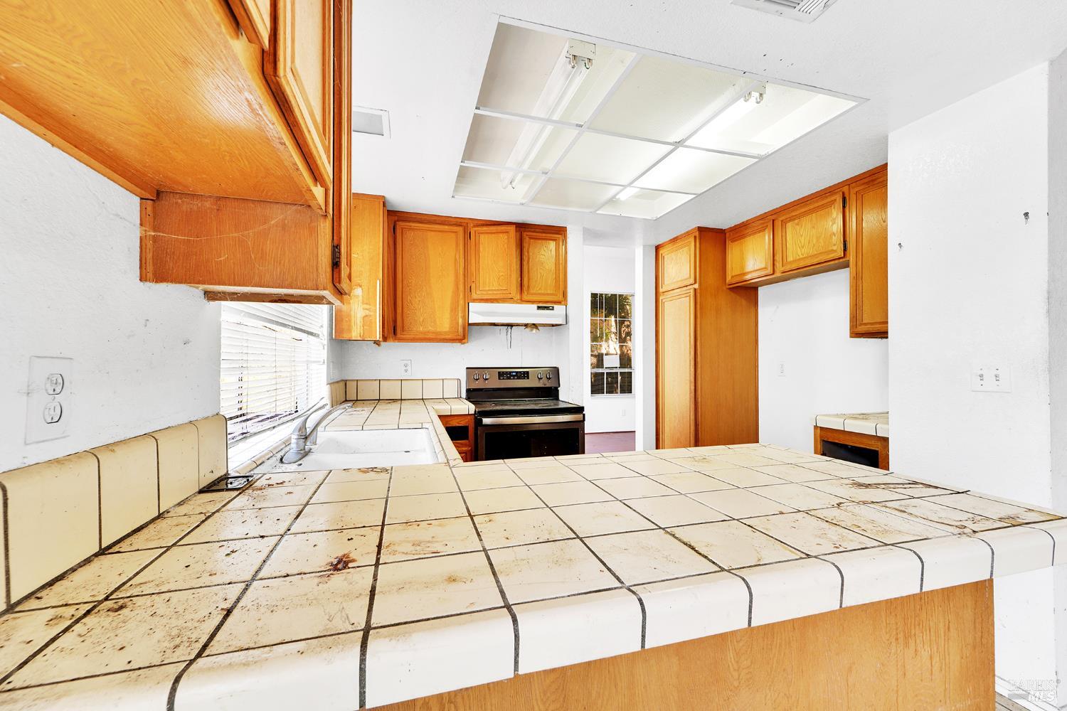 Detail Gallery Image 15 of 46 For 453 Knight Cir, Vallejo,  CA 94591 - 3 Beds | 2/1 Baths