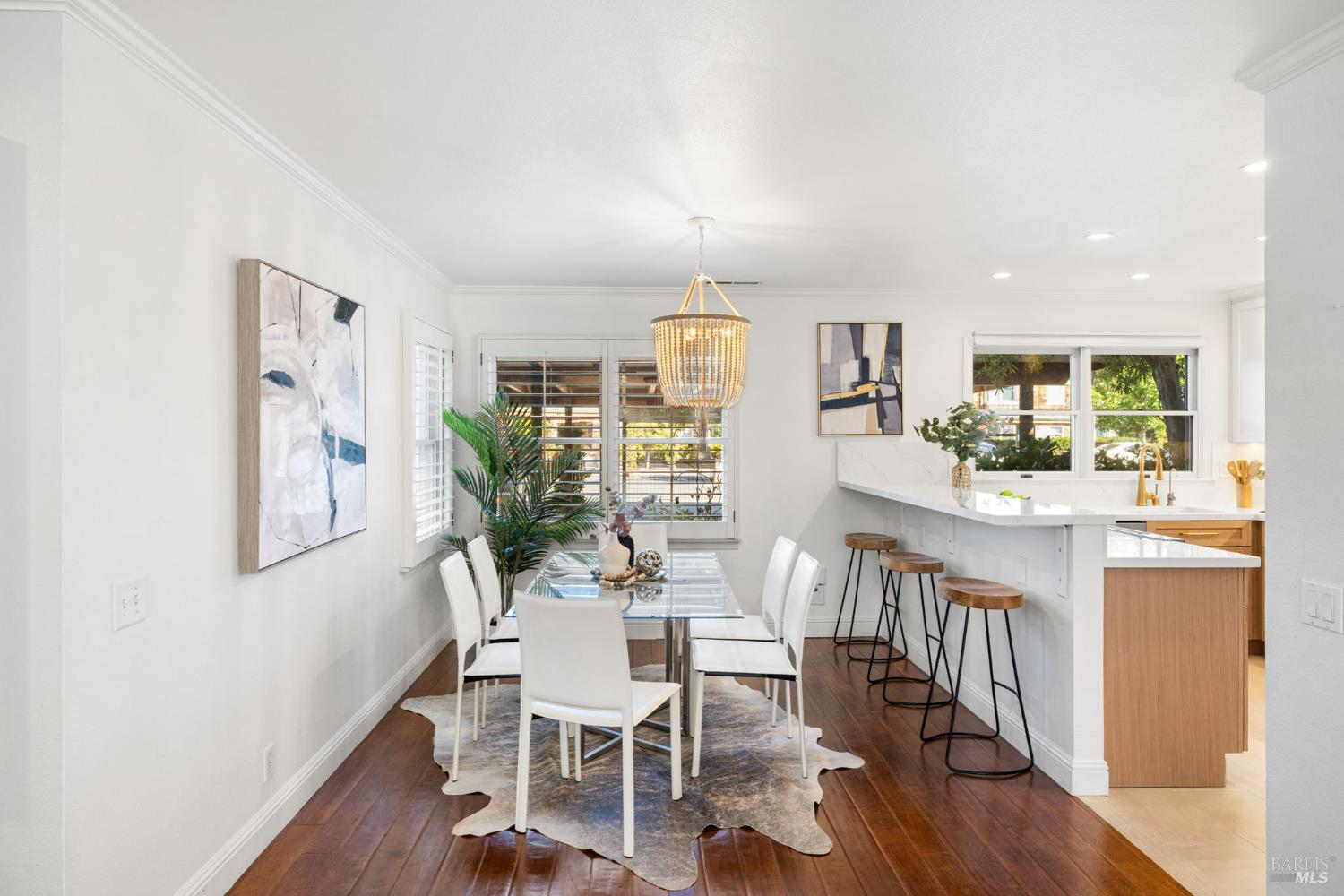 Detail Gallery Image 14 of 49 For 607 Centre Ct, Alameda,  CA 94502 - 2 Beds | 2/1 Baths