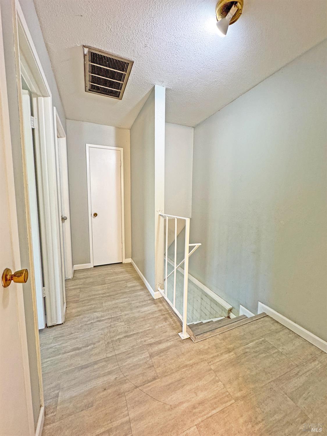 Detail Gallery Image 25 of 28 For 163 Bahia Cir, San Rafael,  CA 94901 - 2 Beds | 1 Baths