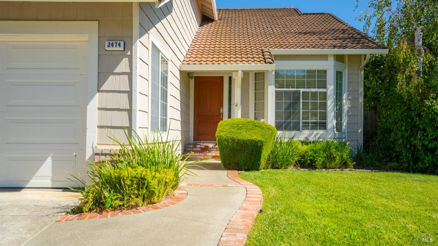 Detail Gallery Image 6 of 47 For 2474 Bay Hill Cir, Fairfield,  CA 94534 - 4 Beds | 2/1 Baths