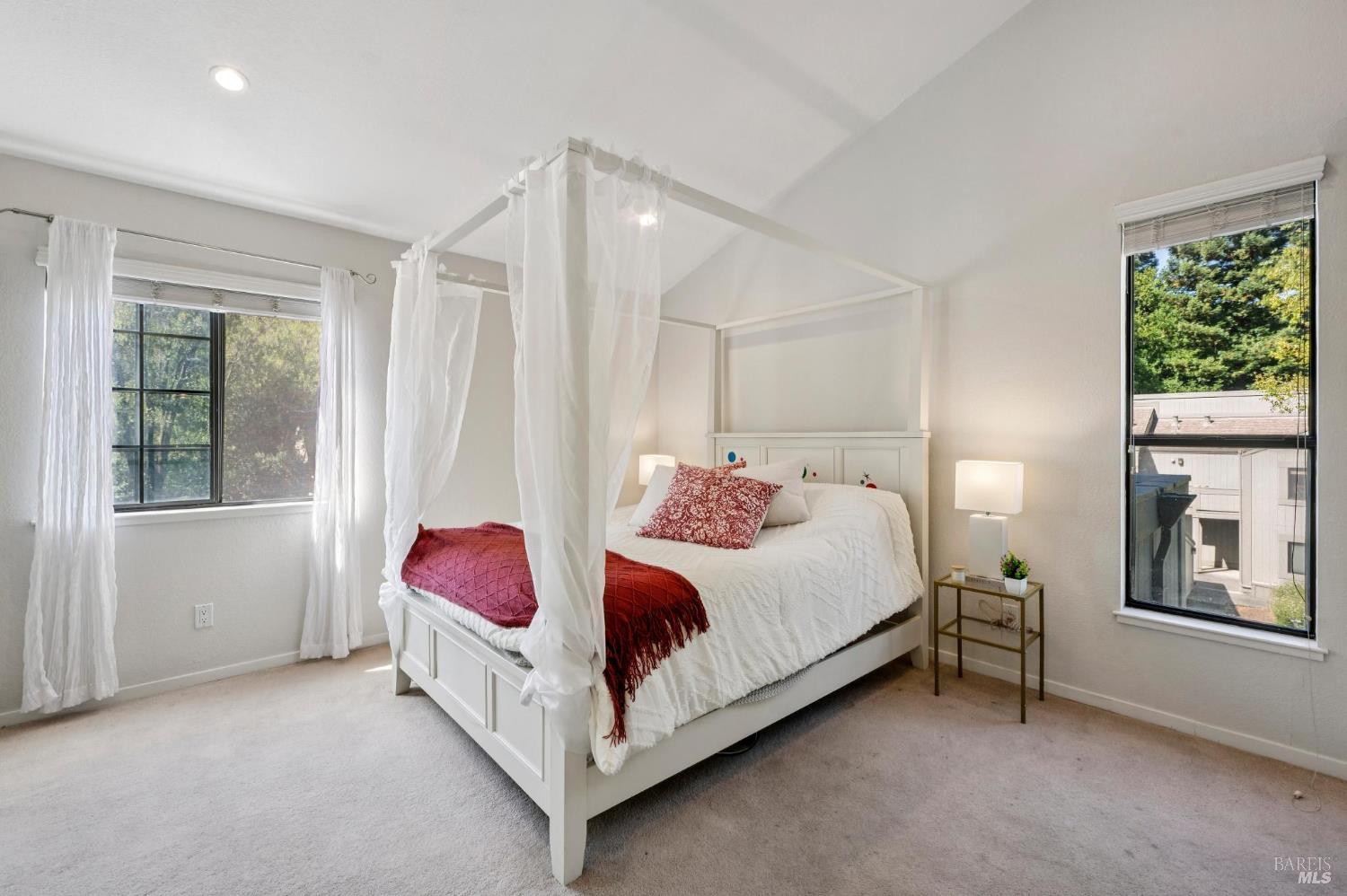 Detail Gallery Image 18 of 32 For 121 Quail Ct, Novato,  CA 94949 - 2 Beds | 2 Baths