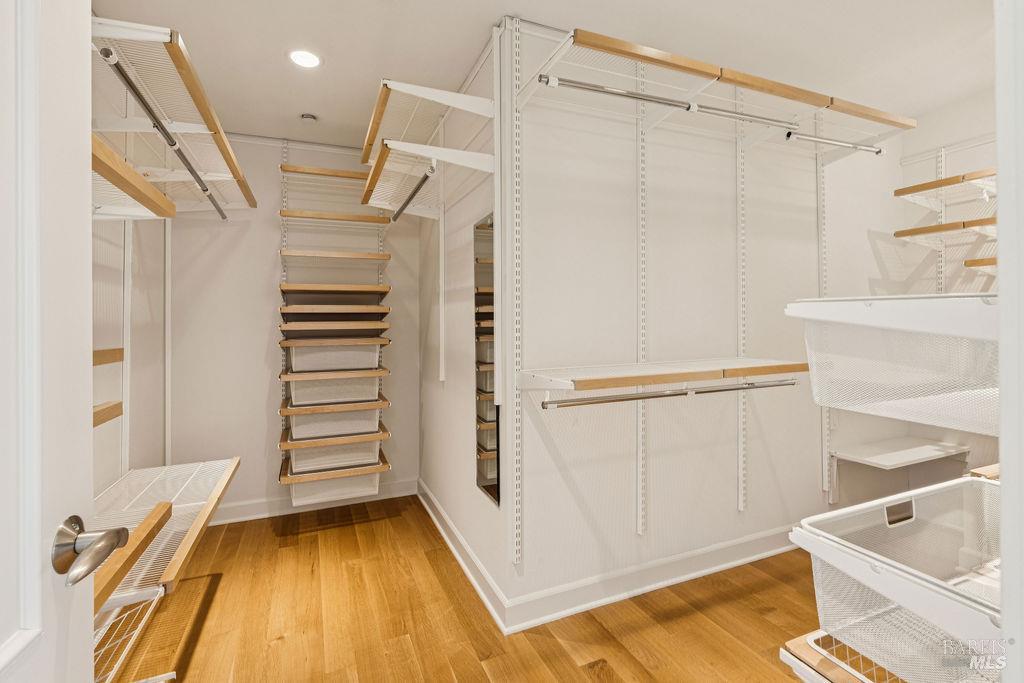 Detail Gallery Image 21 of 48 For 90 Taylor Rd, Tiburon,  CA 94920 - 5 Beds | 5/1 Baths