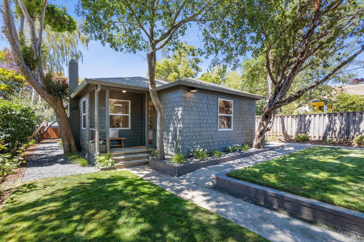 Detail Gallery Image 1 of 38 For 26 Plaza Dr, Mill Valley,  CA 94941 - 3 Beds | 2 Baths