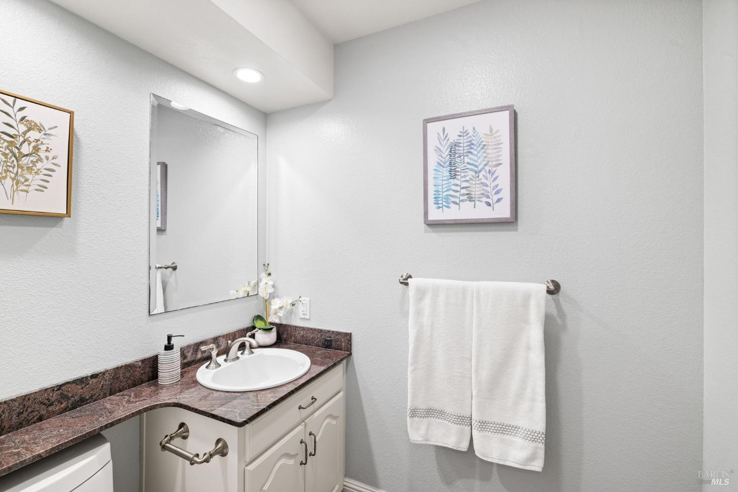 Detail Gallery Image 36 of 49 For 607 Centre Ct, Alameda,  CA 94502 - 2 Beds | 2/1 Baths