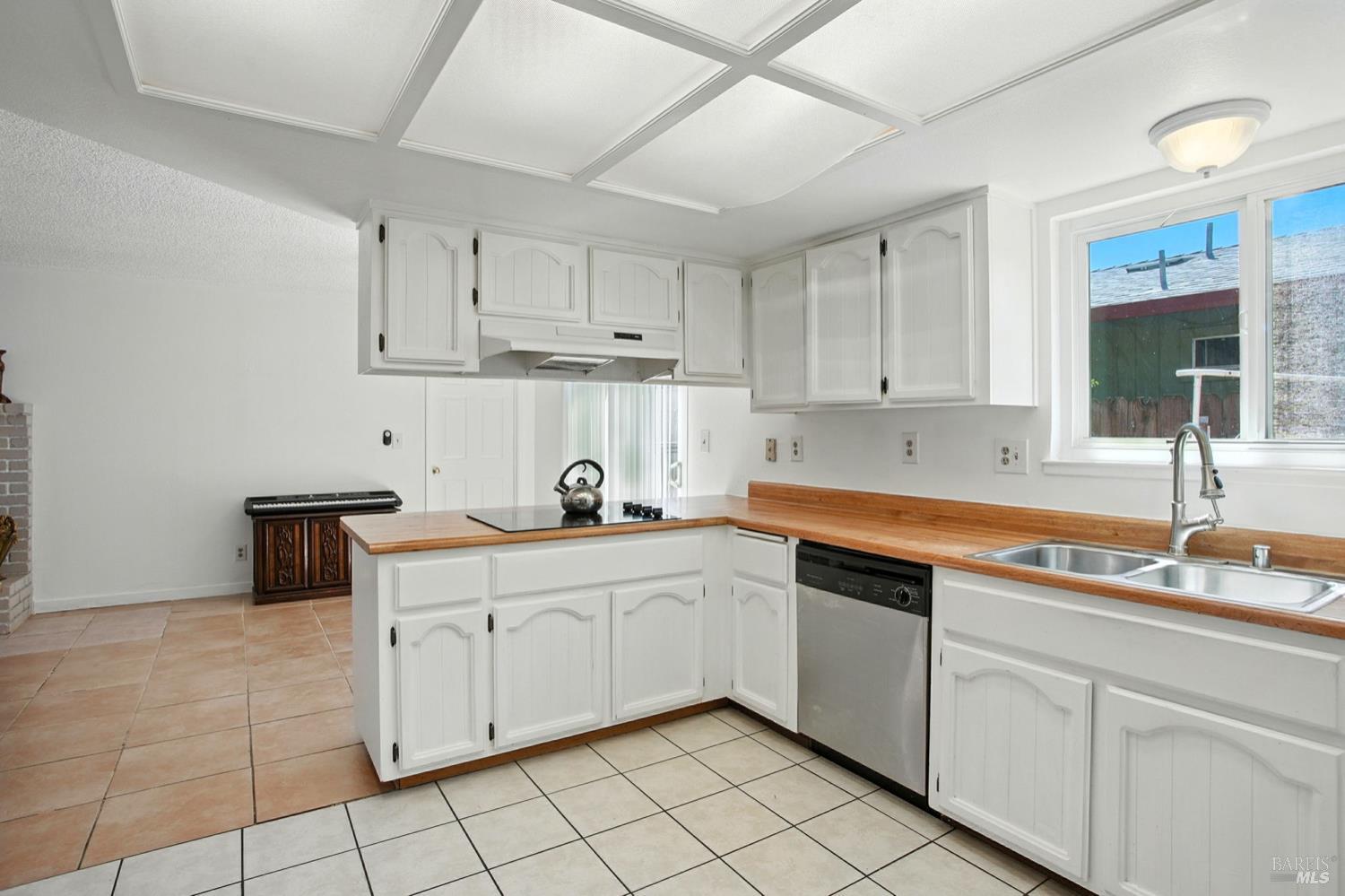 Detail Gallery Image 9 of 26 For 1843 Santa Monica St, Fairfield,  CA 94533 - 3 Beds | 2 Baths