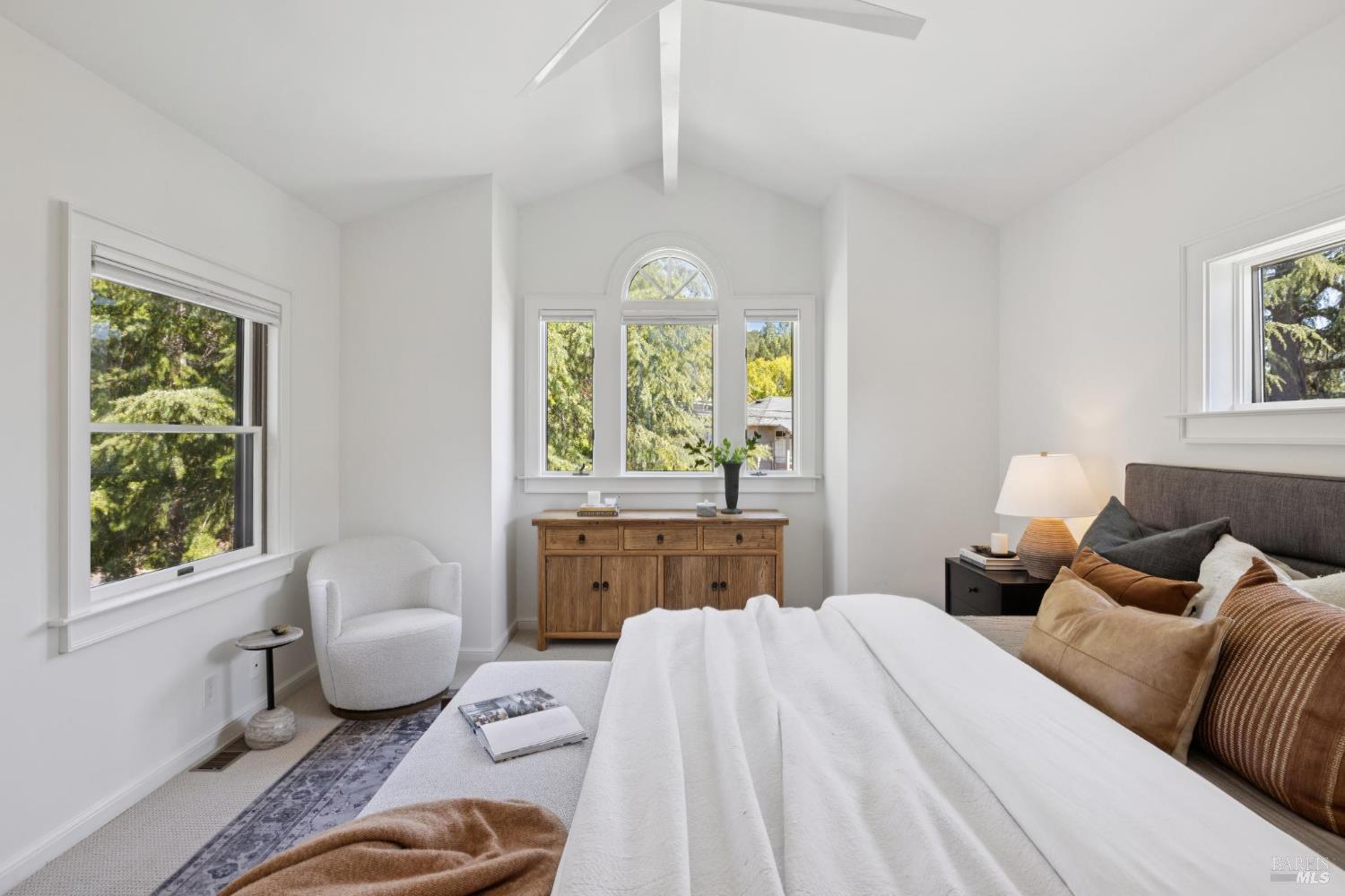 Detail Gallery Image 33 of 80 For 69 Broadmoor Ave, San Anselmo,  CA 94960 - 5 Beds | 3 Baths