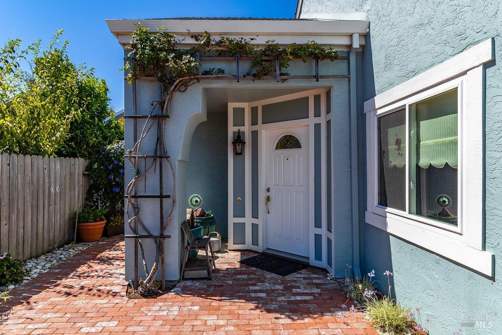 Detail Gallery Image 6 of 59 For 509 Solano Dr, Benicia,  CA 94510 - 3 Beds | 2 Baths