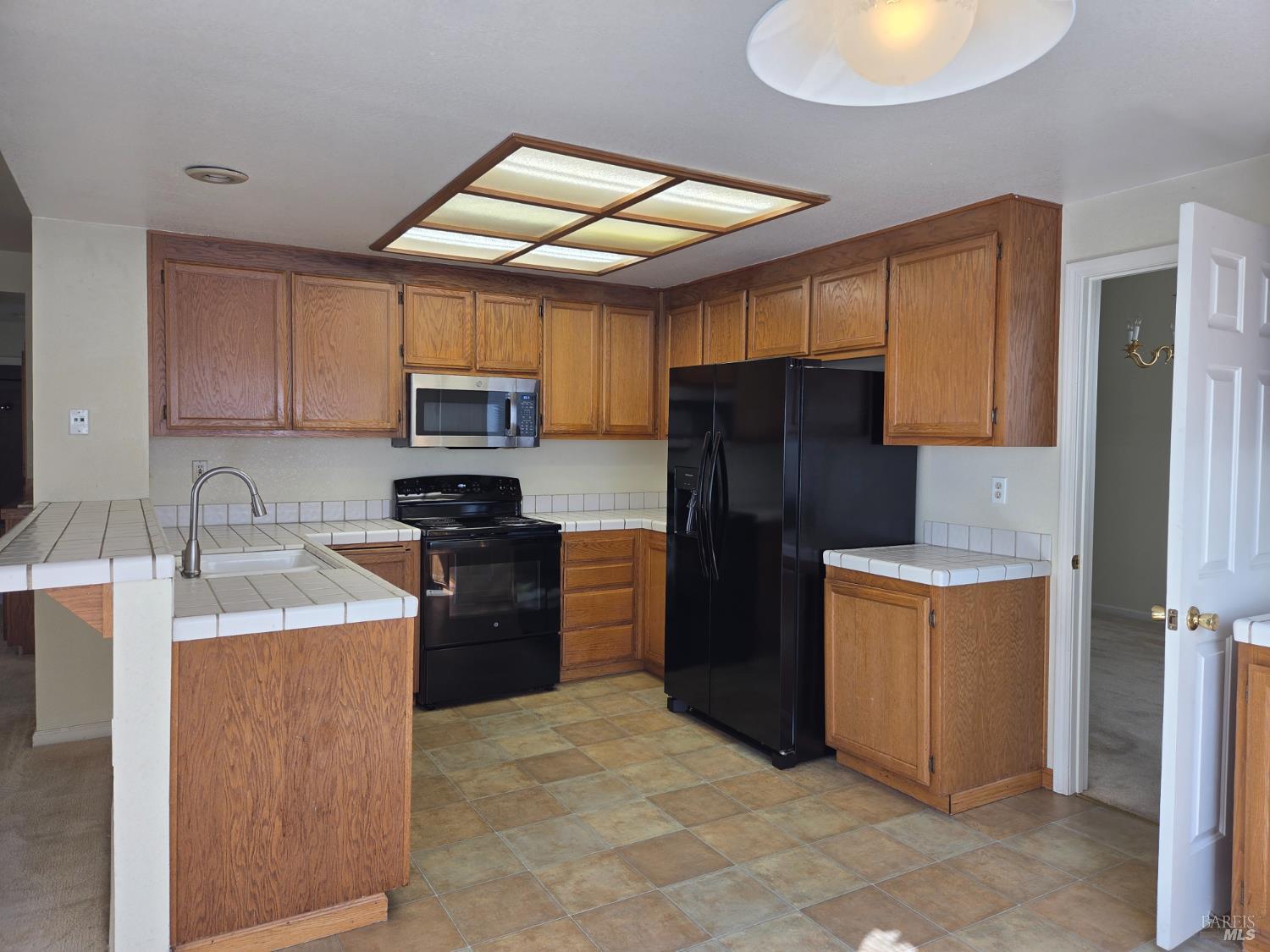 Detail Gallery Image 12 of 22 For 3032 Teak Ct, Fairfield,  CA 94533 - 4 Beds | 3 Baths
