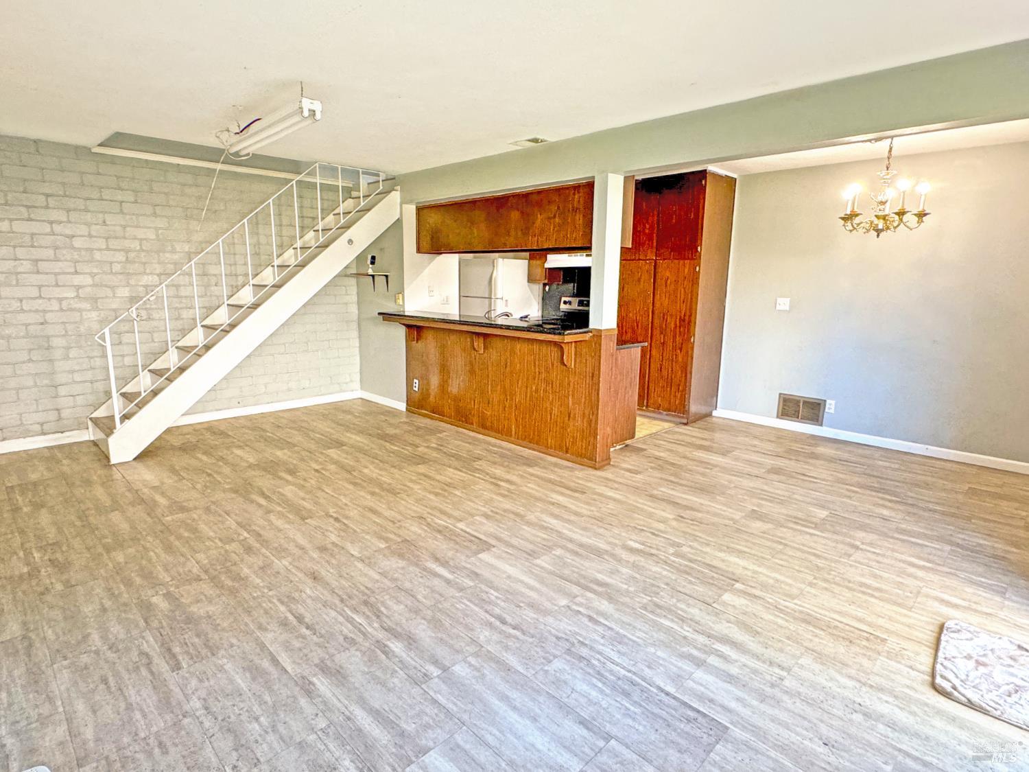Detail Gallery Image 7 of 28 For 163 Bahia Cir, San Rafael,  CA 94901 - 2 Beds | 1 Baths