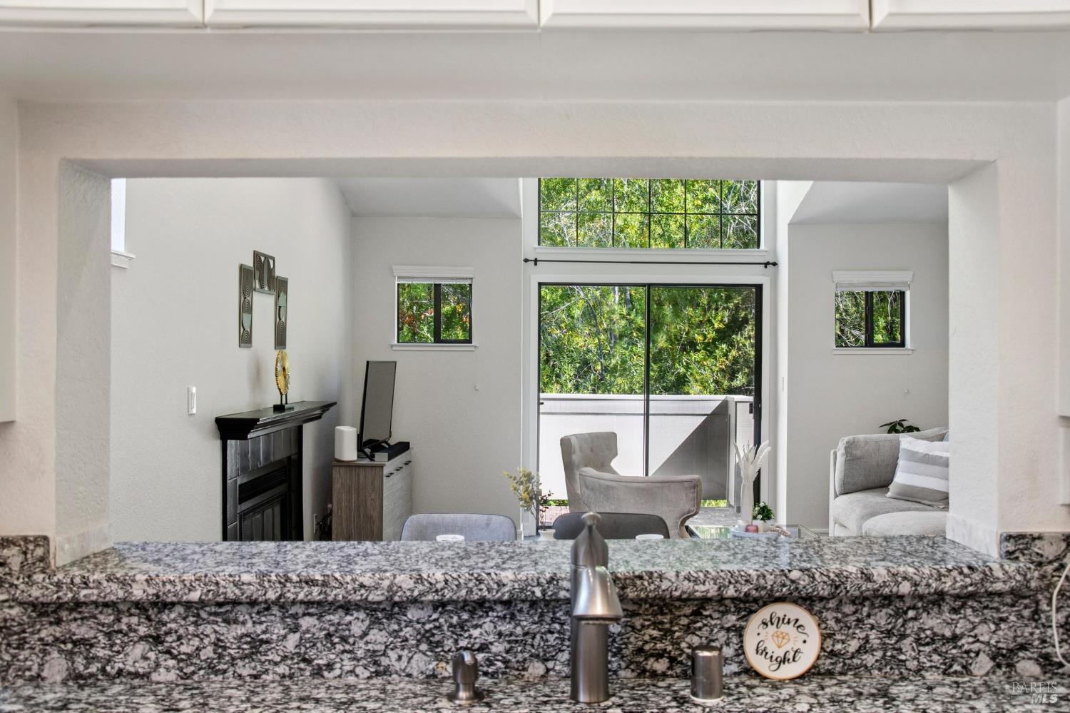 Detail Gallery Image 17 of 32 For 121 Quail Ct, Novato,  CA 94949 - 2 Beds | 2 Baths