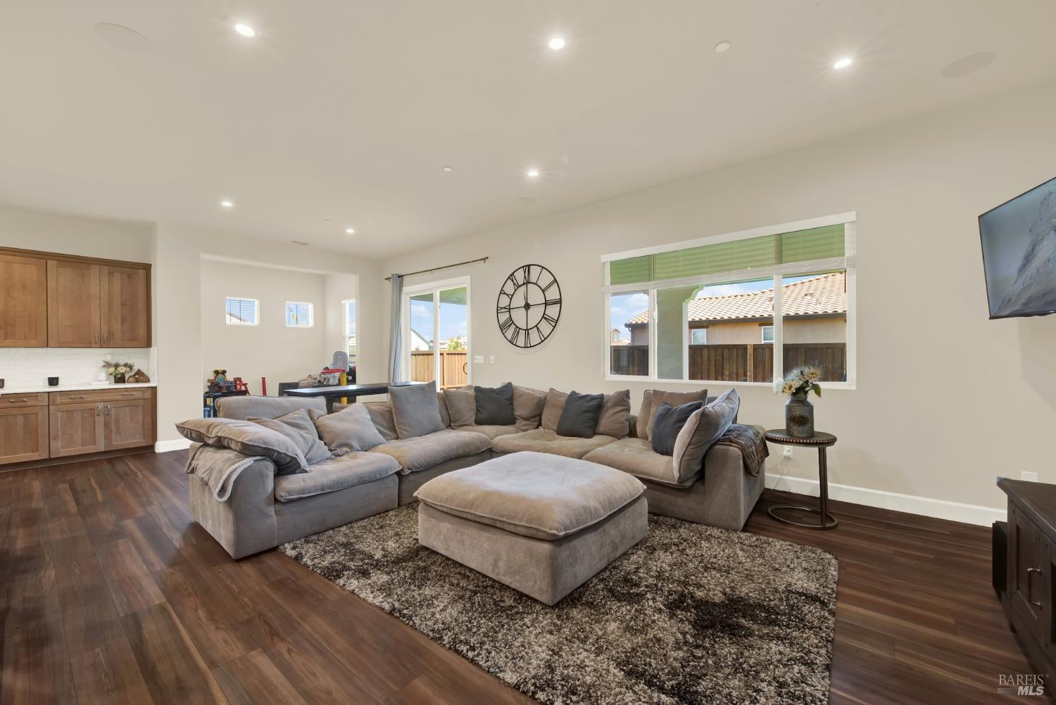 Detail Gallery Image 16 of 82 For 765 Fig Tree Ln, Dixon,  CA 95620 - 4 Beds | 3 Baths