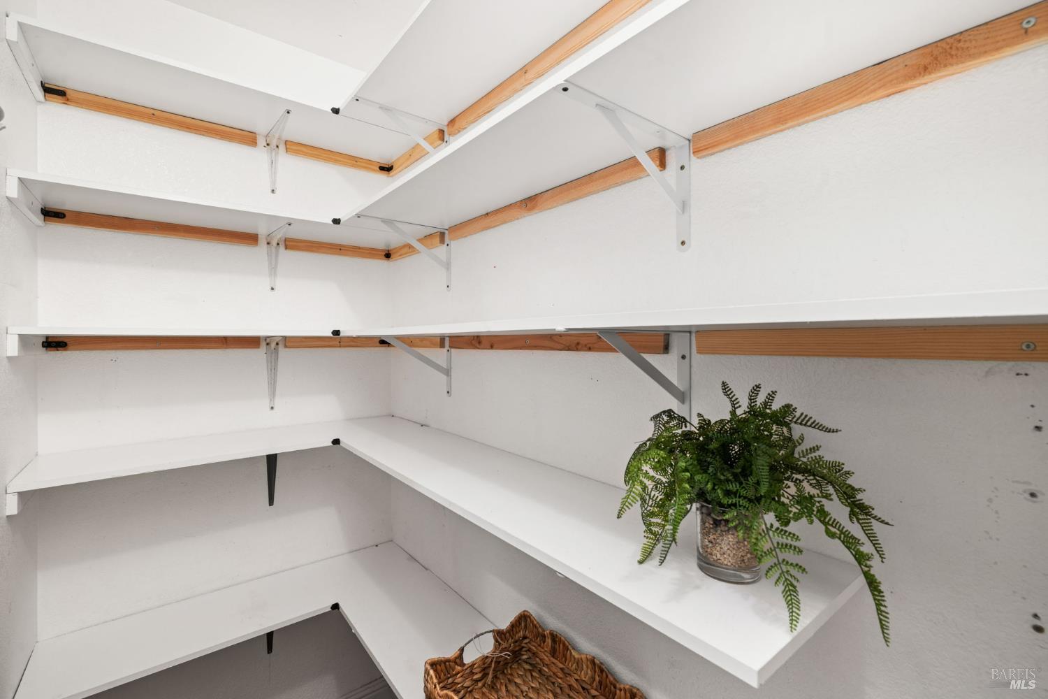 Detail Gallery Image 39 of 49 For 607 Centre Ct, Alameda,  CA 94502 - 2 Beds | 2/1 Baths