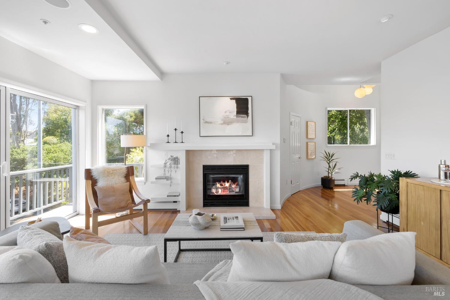 Detail Gallery Image 16 of 34 For 101 Sacramento Way, Sausalito,  CA 94965 - 4 Beds | 3 Baths