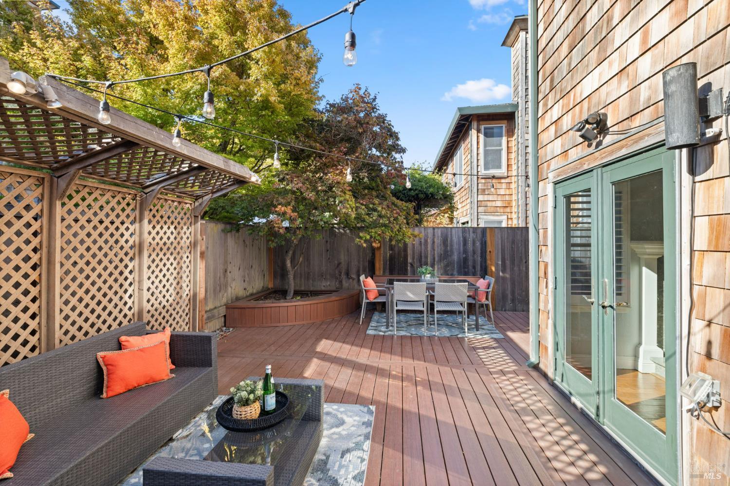 Detail Gallery Image 43 of 49 For 607 Centre Ct, Alameda,  CA 94502 - 2 Beds | 2/1 Baths