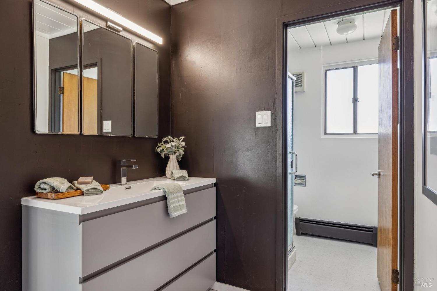 Detail Gallery Image 26 of 44 For 659 Las Colindas Rd, San Rafael,  CA 94903 - 4 Beds | 2 Baths