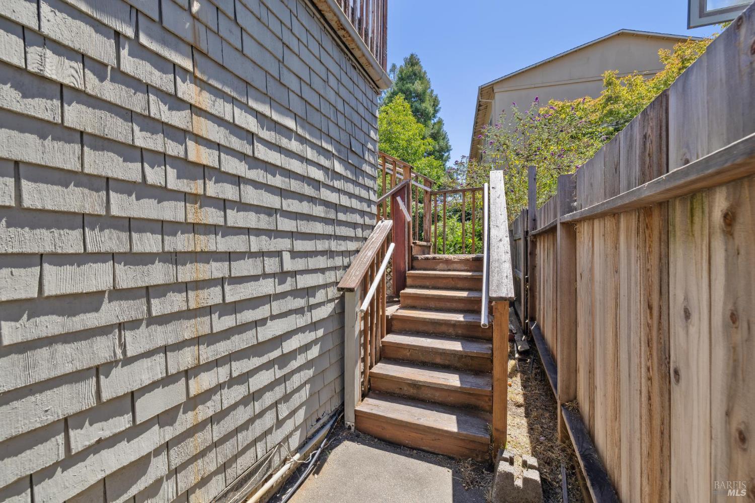 Detail Gallery Image 19 of 42 For 9 Frances St, San Rafael,  CA 94901 - 3 Beds | 2 Baths