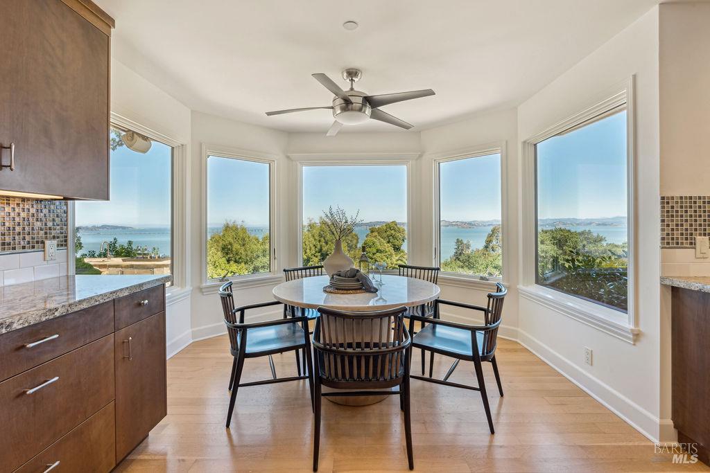 Detail Gallery Image 12 of 48 For 90 Taylor Rd, Tiburon,  CA 94920 - 5 Beds | 5/1 Baths