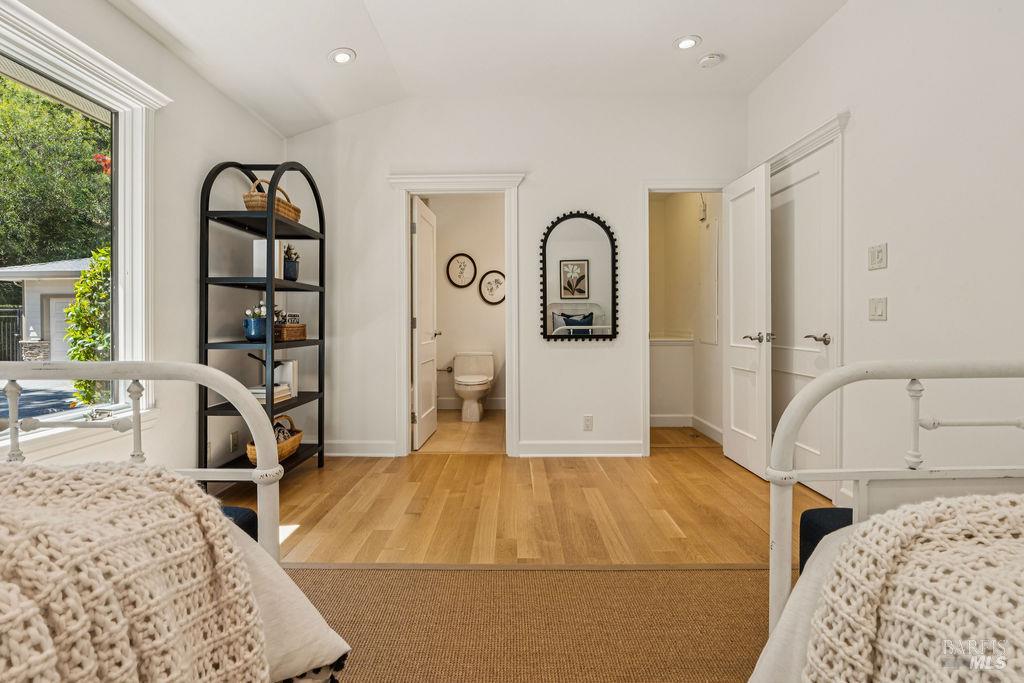 Detail Gallery Image 29 of 48 For 90 Taylor Rd, Tiburon,  CA 94920 - 5 Beds | 5/1 Baths