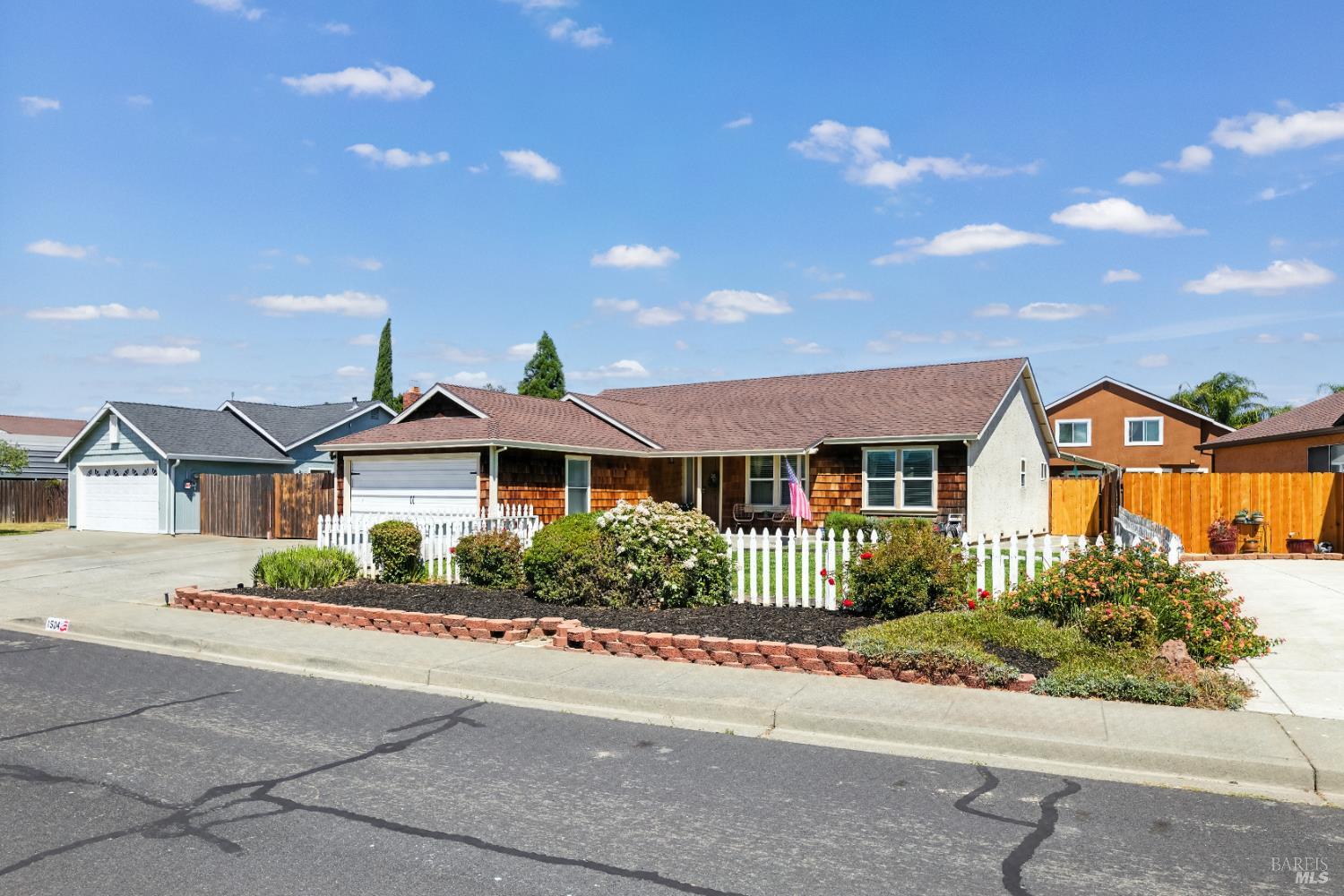Detail Gallery Image 2 of 50 For 1504 El Morro Ln, Suisun City,  CA 94585 - 3 Beds | 2 Baths