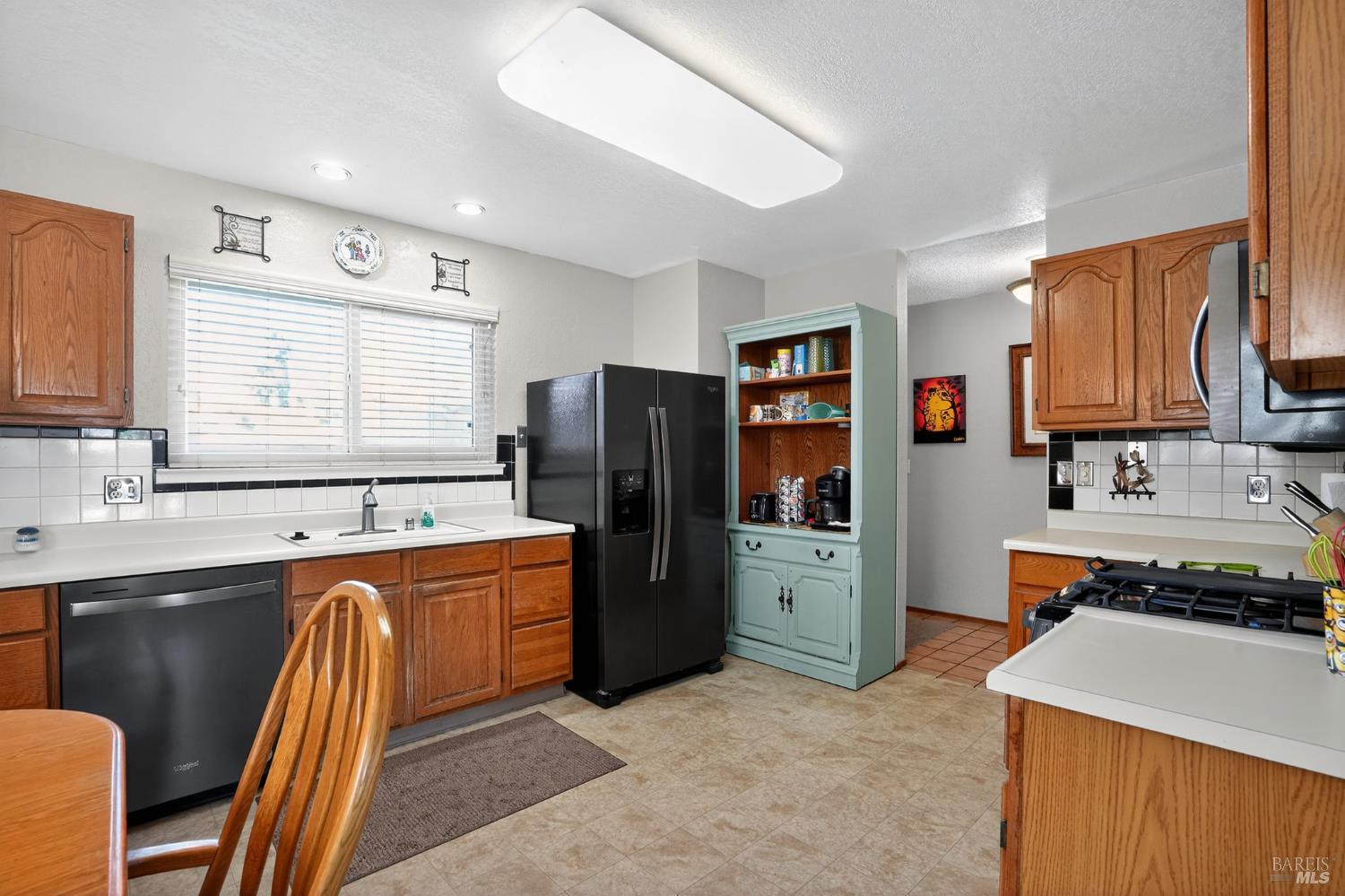 Detail Gallery Image 11 of 28 For 1870 San Pedro Ct, Fairfield,  CA 94533 - 3 Beds | 2 Baths