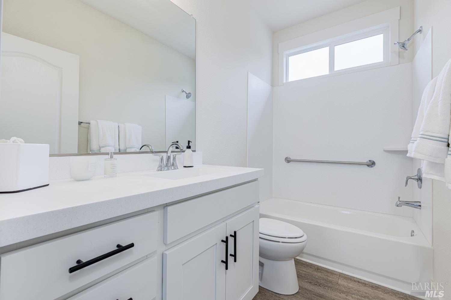 Detail Gallery Image 16 of 33 For 391 King Rd, Petaluma,  CA 94952 - 3 Beds | 2 Baths