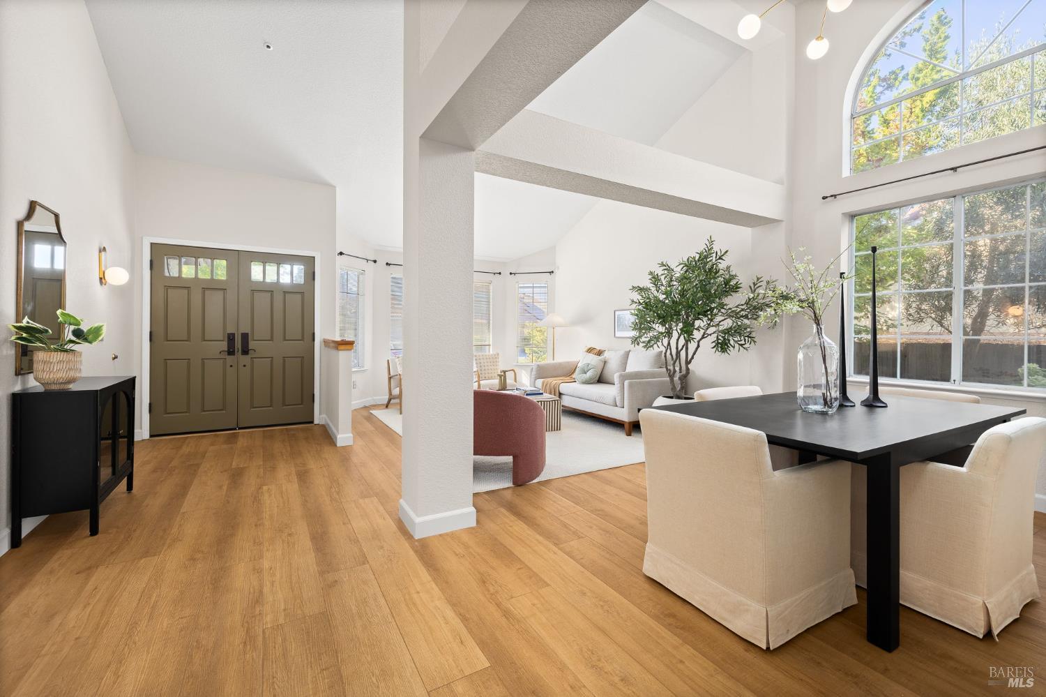 Detail Gallery Image 5 of 33 For 2579 Harvest Ln, Napa,  CA 94558 - 4 Beds | 3 Baths
