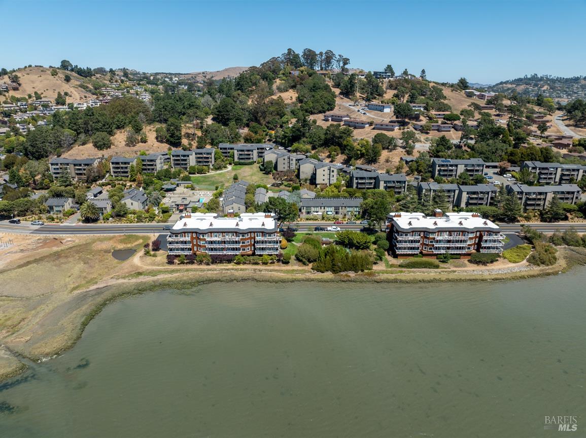 Detail Gallery Image 23 of 27 For 110 Seminary Dr 1a,  Mill Valley,  CA 94941 - 1 Beds | 1 Baths