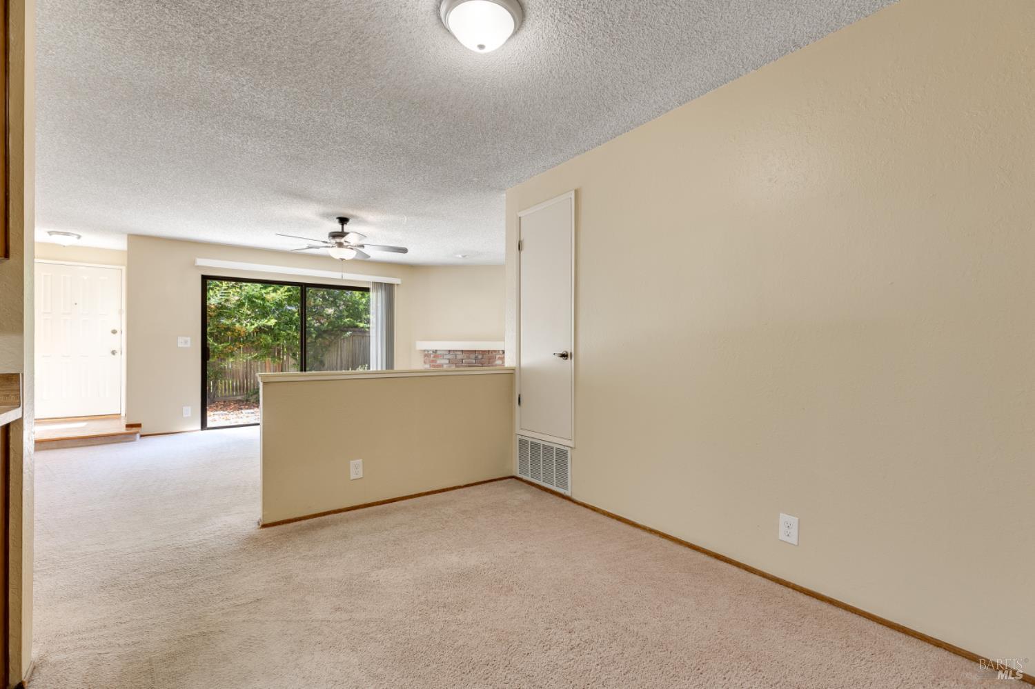 Detail Gallery Image 16 of 40 For 1517 London Cir, Benicia,  CA 94510 - 2 Beds | 2 Baths