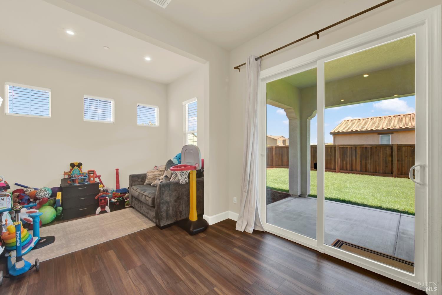 Detail Gallery Image 21 of 82 For 765 Fig Tree Ln, Dixon,  CA 95620 - 4 Beds | 3 Baths