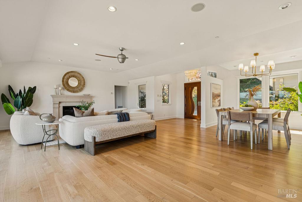 Detail Gallery Image 5 of 48 For 90 Taylor Rd, Tiburon,  CA 94920 - 5 Beds | 5/1 Baths