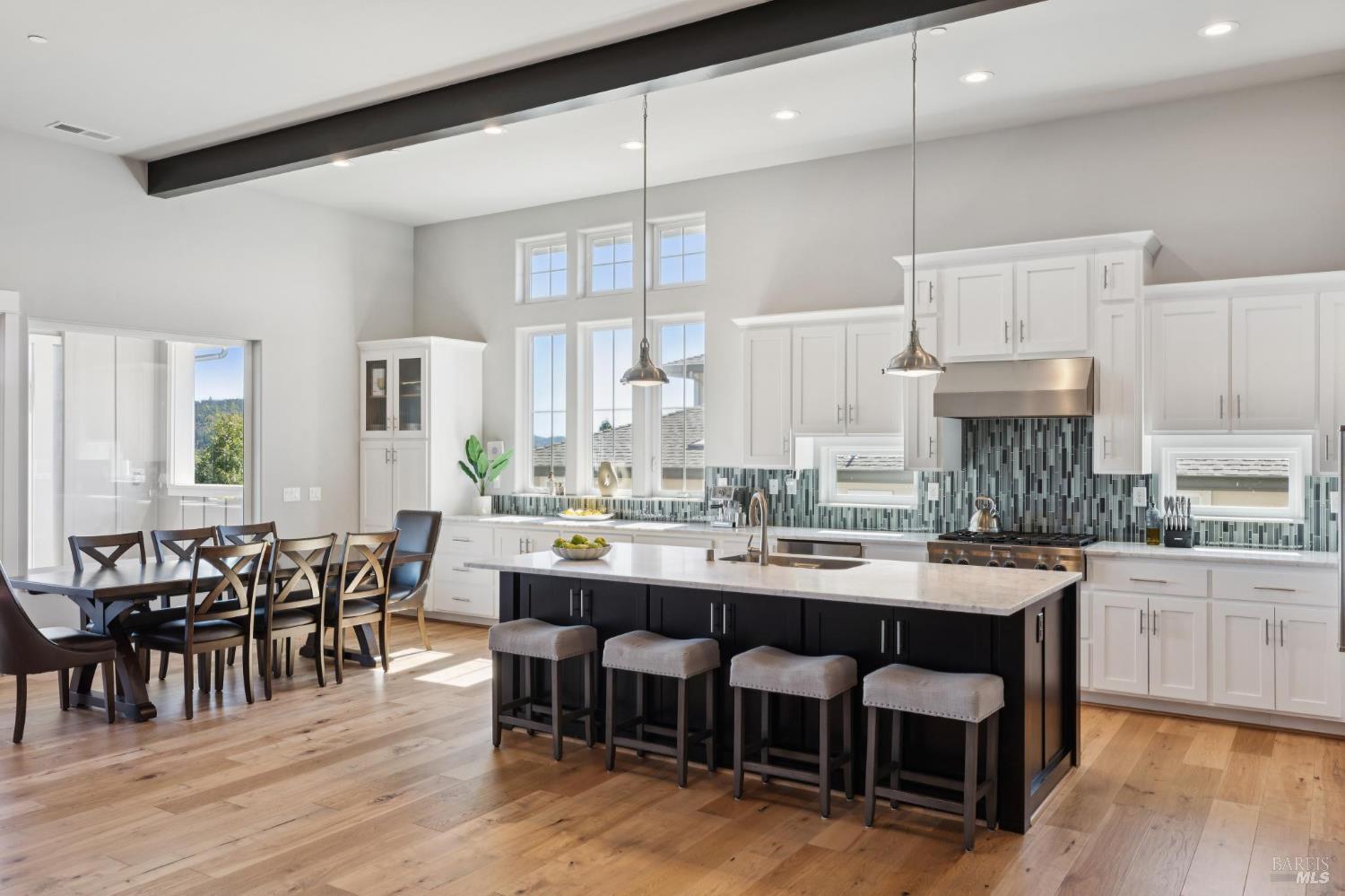 Detail Gallery Image 22 of 63 For 5980 Vista Rdgs, Santa Rosa,  CA 95409 - 5 Beds | 5 Baths